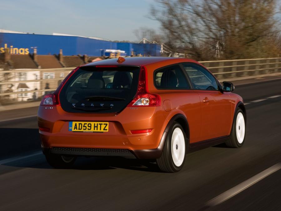  Volvo C30 2 0D 2010 года  (UK) (фото 5 из 16)
